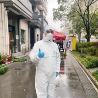 陈龙做上海志愿者