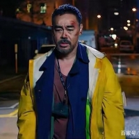 刘青云拍戏太敬业被曝光,提前八小时去片场,累了就坐在路边休息