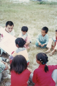 98赈灾银都艺员赴灾区慰问